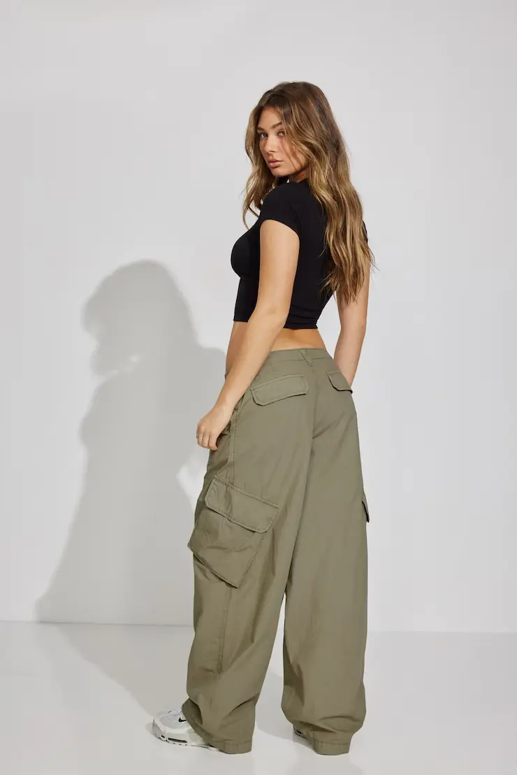 Low Rise Baggy Poplin Cargo Pants - Image 3