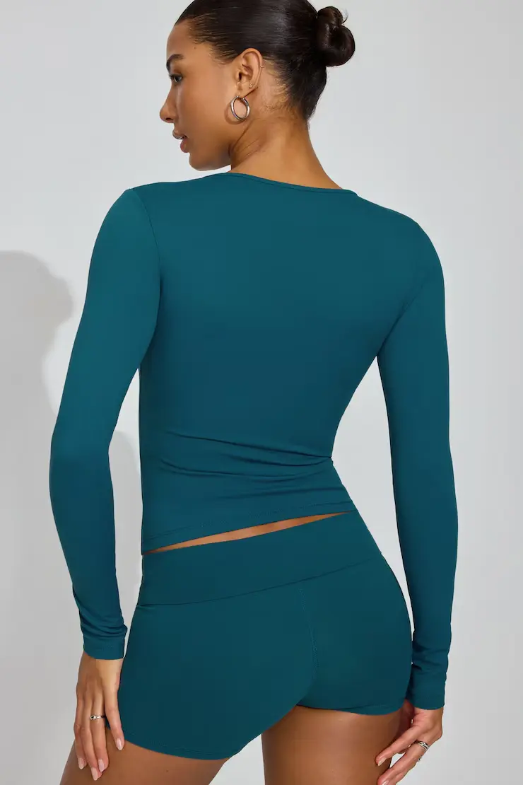 Sleek Crewneck Long Sleeve Top - Image 3