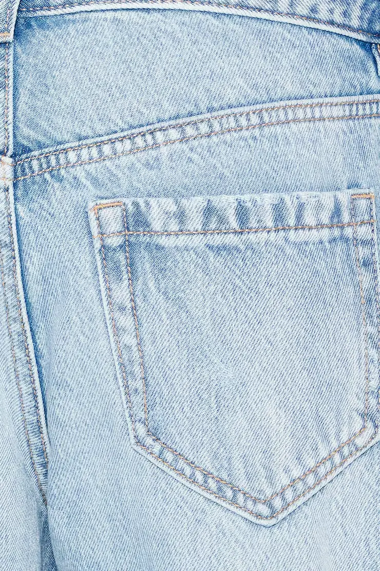 Low Rise Relaxed Jeans - Image 4